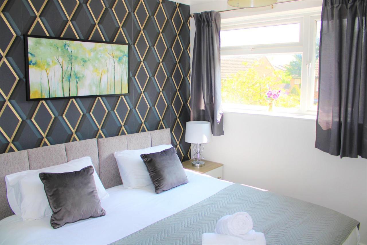 Homely And Budget Friendly 3 Bed House Sleeps 6 Free Parking! Milton Keynes Kültér fotó