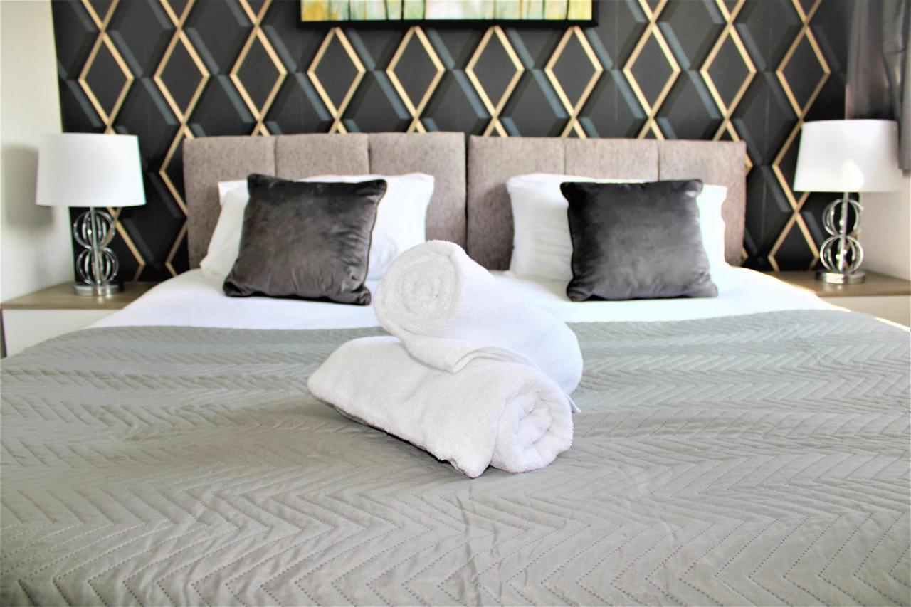 Homely And Budget Friendly 3 Bed House Sleeps 6 Free Parking! Milton Keynes Kültér fotó