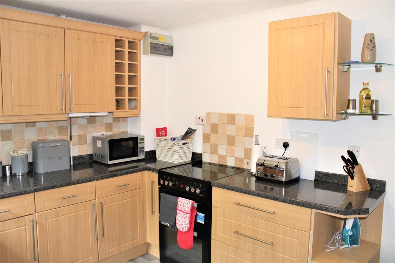 Homely And Budget Friendly 3 Bed House Sleeps 6 Free Parking! Milton Keynes Kültér fotó